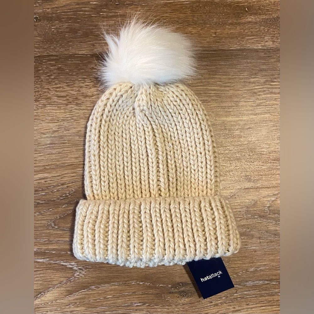 NWT HATATTACK BRYCE KNIT BEANIE WITH REMOVABLE POM IN IVORY